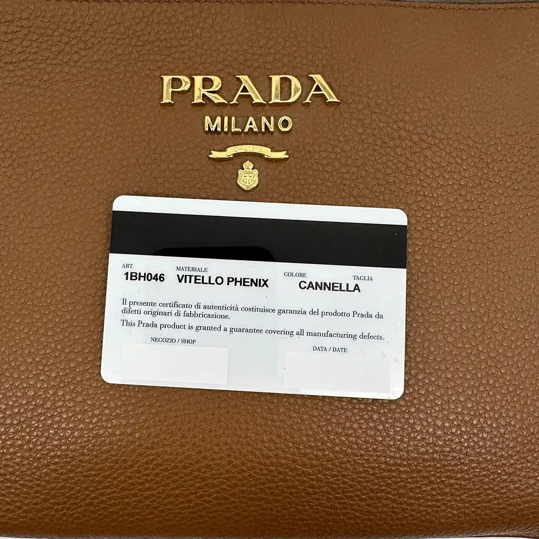 Prada Vitello Phenix Cannella braune Leder Crossbody Tasche / neuwertig Prada