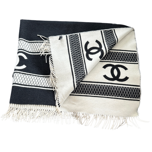 Chanel Kaschmir Reversible Decke Schwarz Weiß / neuwertig Chanel