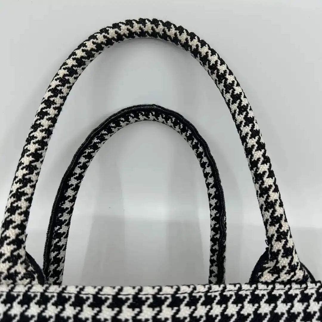 Dior Booktote mittelgroß Hahnentritt schwarz weiß/ sehr gut Dior