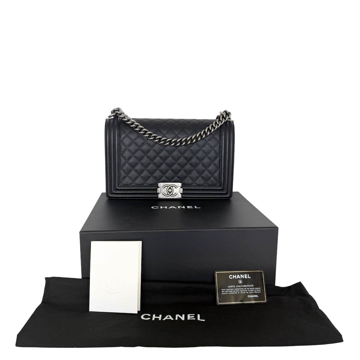 Chanel Boy Medium Kaviarleder Schwarz Fullset / neuwertig Chanel