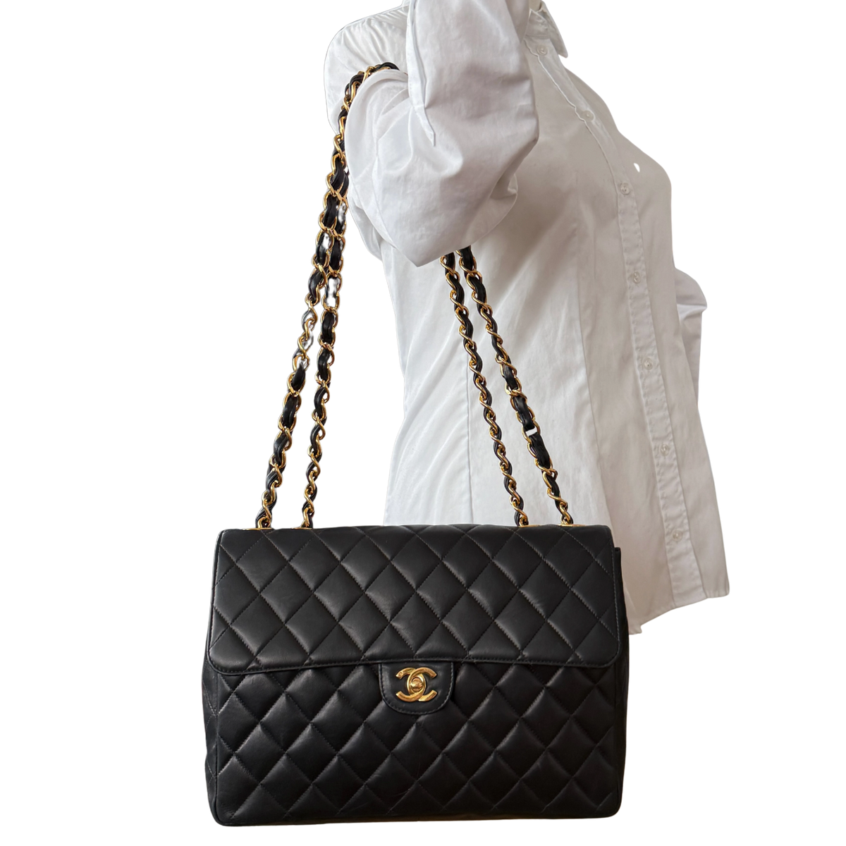 Chanel Timeless Jumbo Single Flap Bag Black / very good