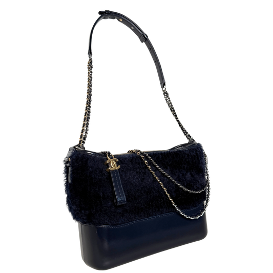 Chanel Gabrielle Hobo Bag klein Shearling Dunkelblau / gut Chanel