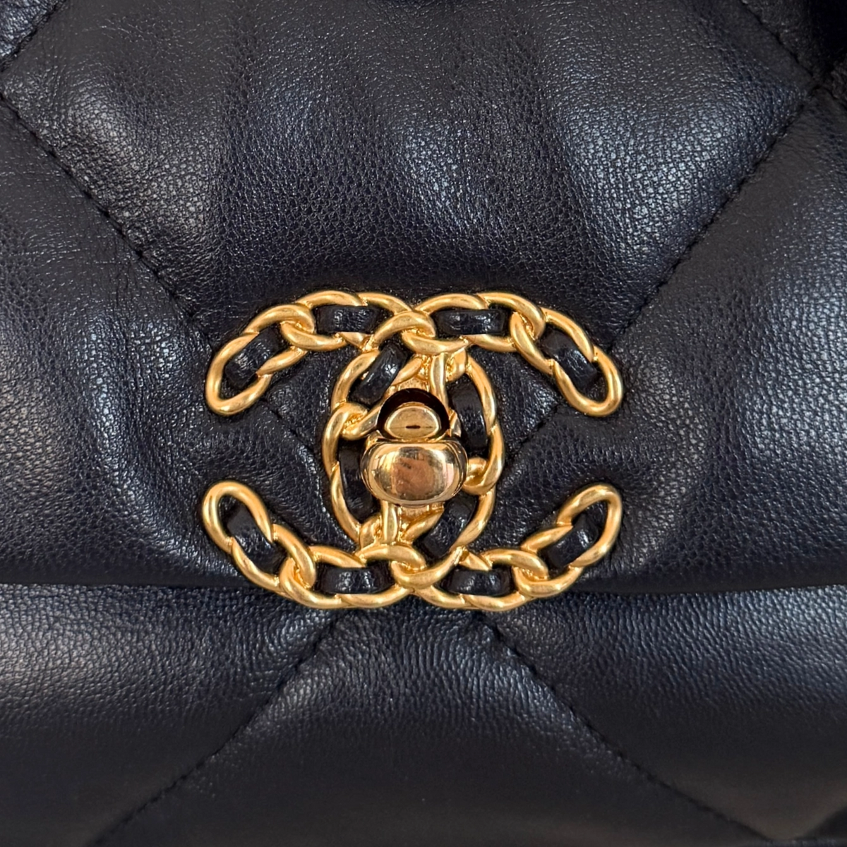 Chanel 19 Flap Bag Small Tas Navy Lamsleer