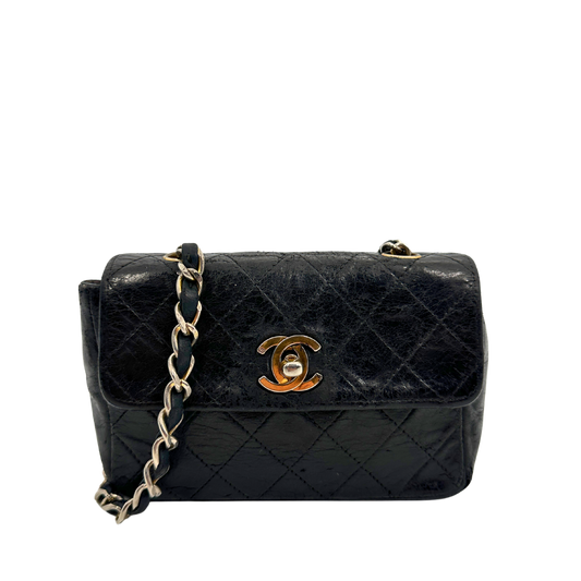 Chanel Mini Flap Bag schwarz Lammleder / akzeptabel Chanel