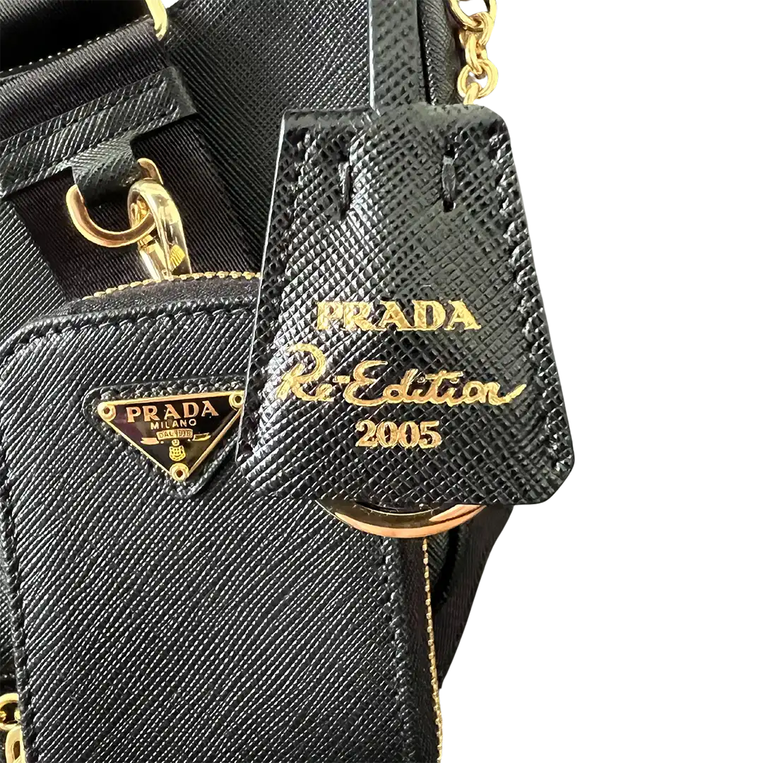 Prada Re-Edition 2005 Handtasche Saffiano Leder schwarz /neuwertig Prada