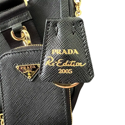 Prada Re-Edition 2005 Handtasche Saffiano Leder schwarz /neuwertig Prada