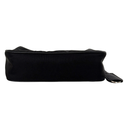 Prada Re-Edition 2005 aus Re-Nylon Schwarz / neuwertig Prada