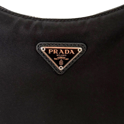 Prada Re-Edition 2005 aus Re-Nylon Schwarz / neuwertig Prada