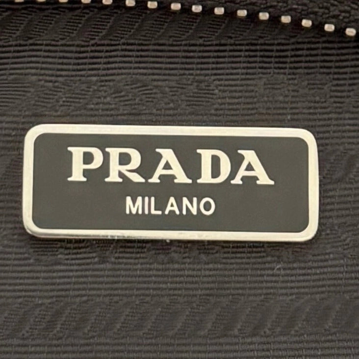 Prada Re-Edition 2005 aus Re-Nylon Schwarz / neuwertig Prada