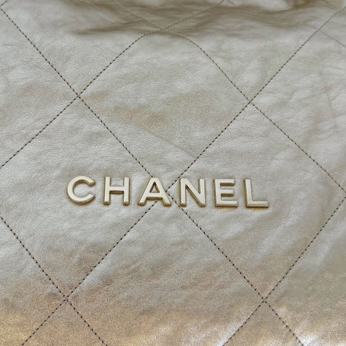 Chanel 22 mittelgroße Hobo Bag gold, goldene Hardware Fullset / sehr gut Chanel