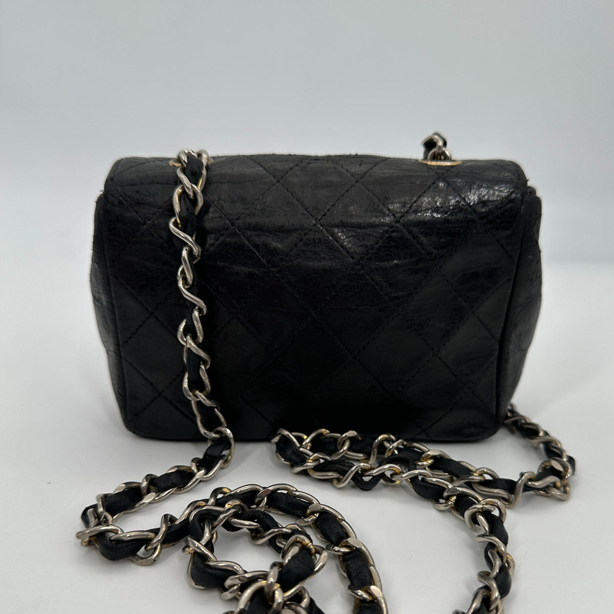 Chanel Mini Flap Bag schwarz Lammleder / akzeptabel Chanel