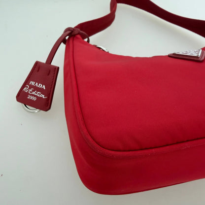 Prada Re-Edition 2000 Mini Bag rot Fullset / sehr gut Prada