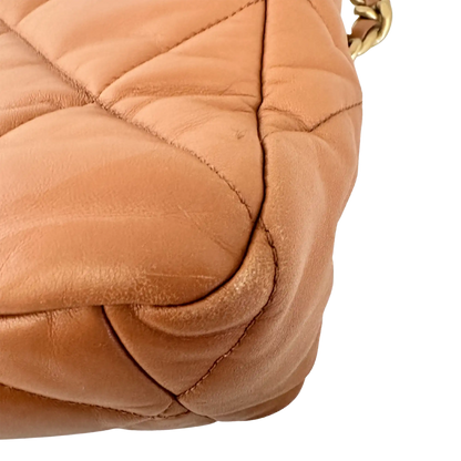 Chanel 19 Flap Bag Medium Tasche glänzendes Lammleder Caramel / sehr gut Chanel