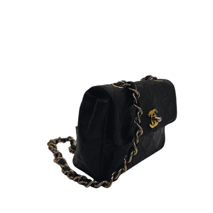 Chanel Mini Flap Bag schwarz Lammleder / akzeptabel Chanel