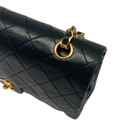 CHANEL 2.55 Double Flap 10" Chain Shoulder Bag schwarzes Lammleder / gut Chanel