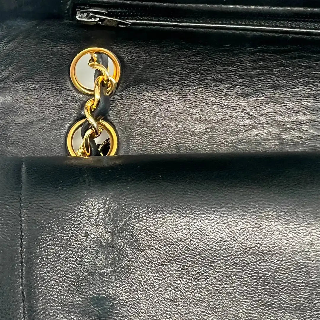 CHANEL 2.55 Double Flap 10" Chain Shoulder Bag schwarzes Lammleder / gut Chanel