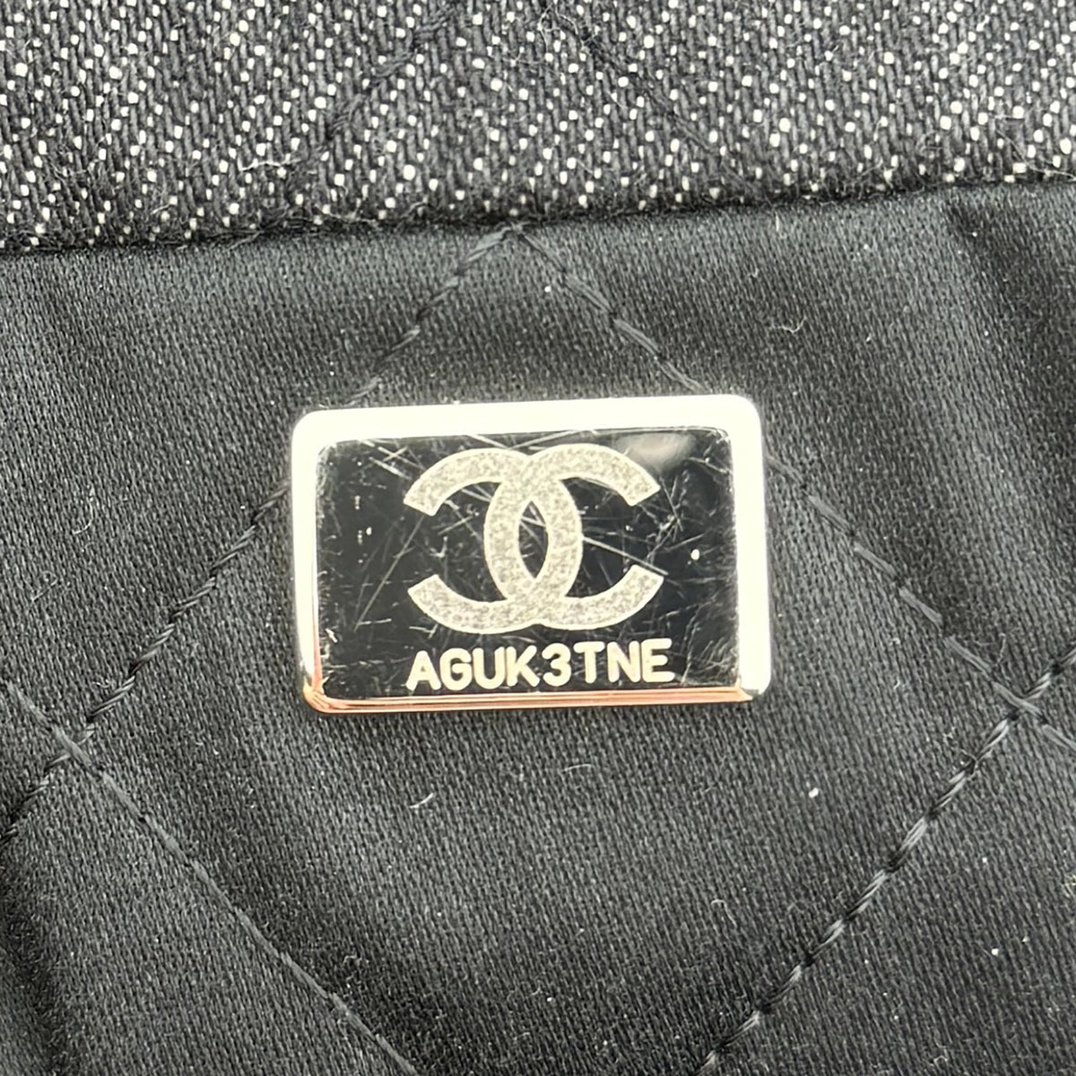 Chanel 22 mittelgroße Hobobag aus Denim Schwarz silberne Hardware / neuwertig Chanel