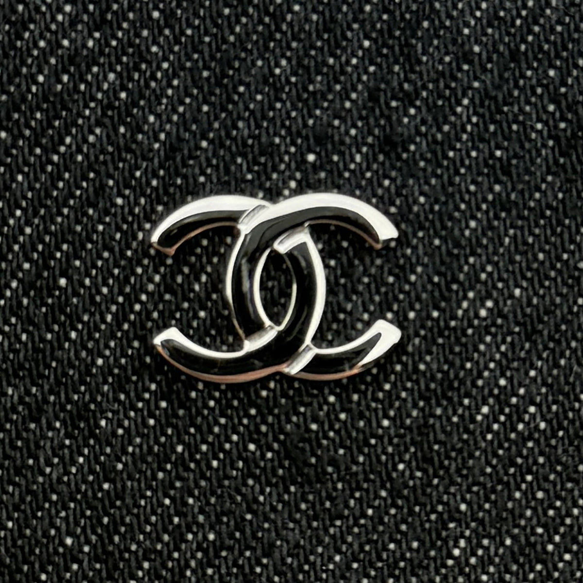 Chanel 22 mittelgroße Hobobag aus Denim Schwarz silberne Hardware / neuwertig Chanel