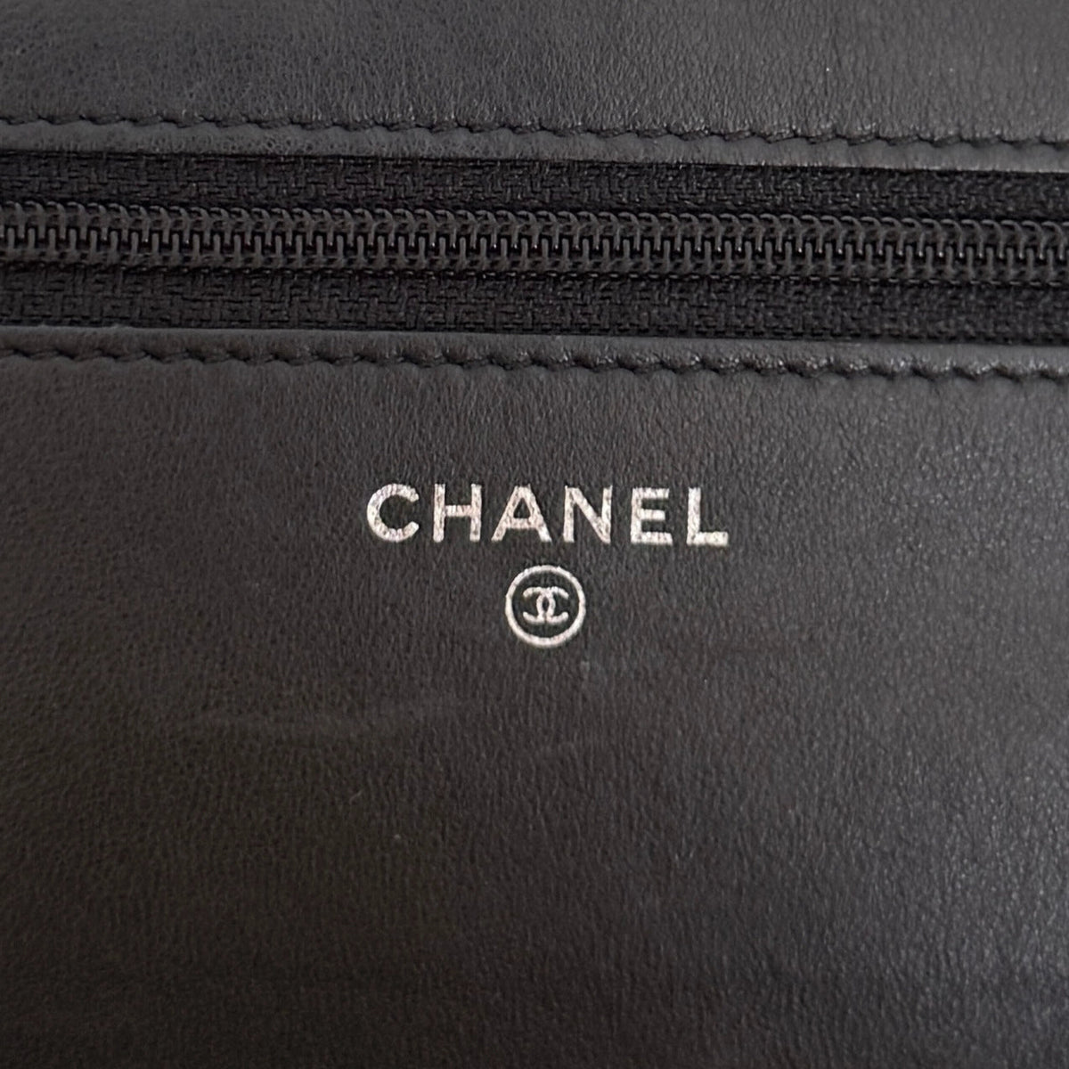 Chanel Wallet On Chain Camellia Lammleder Schwarz goldene Hardware / sehr gut Chanel