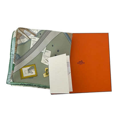 Hermès Carré 90 MYSTERE AU 24 Seidentuch Grau Fullset / neuwertig Hermès