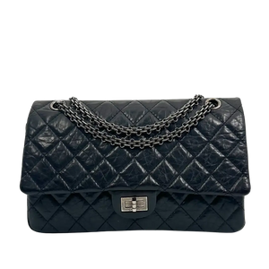 Chanel 2.55 Reissue 226 Medium Double Flap Bag zwart