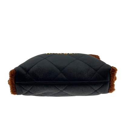 Chanel 22 kleine Hobobag aus Lammleder mit Lammfell / neuwertig Chanel