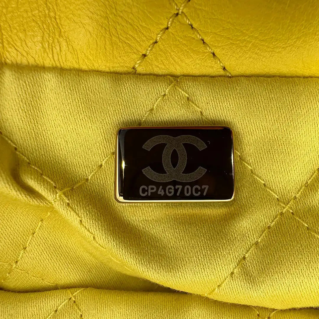 Chanel 22 mittelgroße Tasche Kalbsleder gelb / neuwertig Chanel