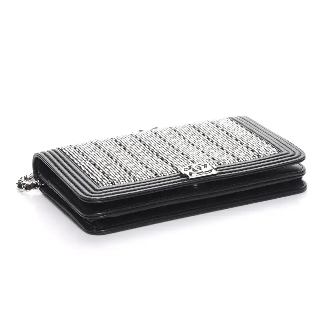 Chanel Boy Strass Wallet On Chain WOC Kalbsleder schwarz / ungetragen Chanel