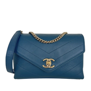 Chanel Chevron Coco Tailletasche blau