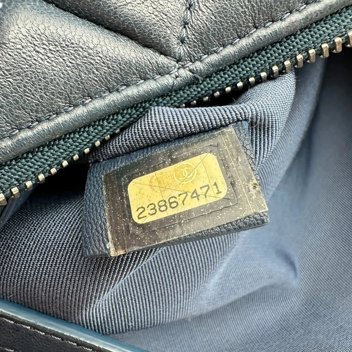Chanel Coco Mark Pouch Matelasse Clutch dunkelblau / sehr gut Chanel