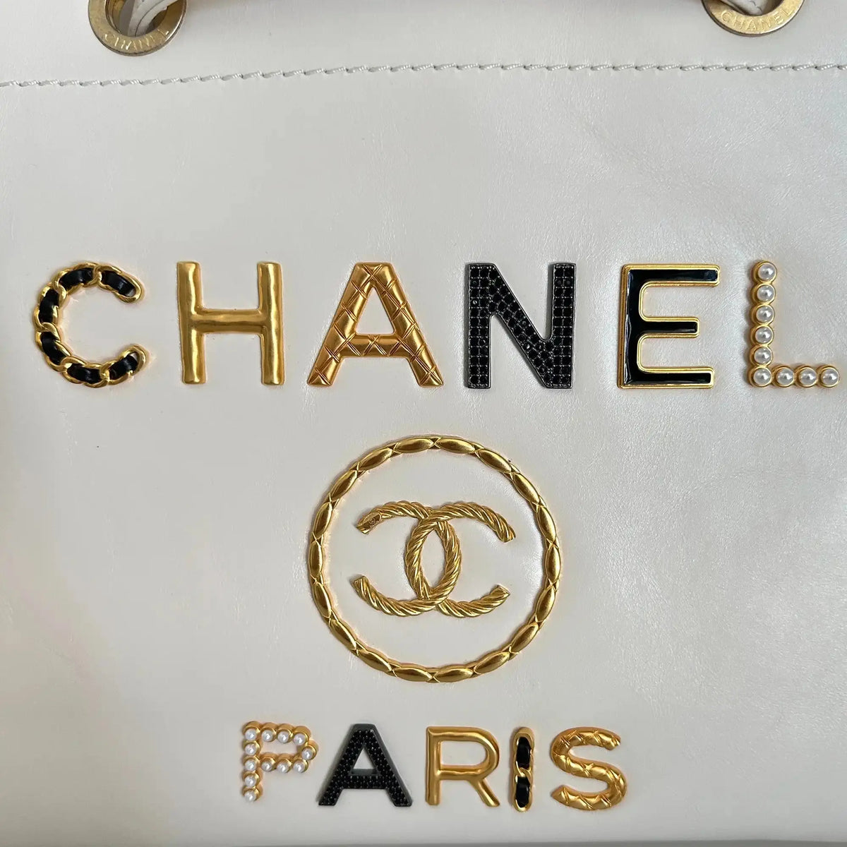 Chanel Deauville Charms Small aged Calfskin 2021 / sehr gut Chanel