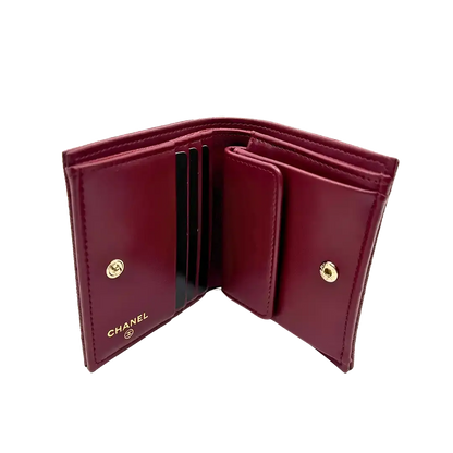 Chanel Geldbörse Bi-fold Kaviarleder Bordeaux / ungetragen Chanel
