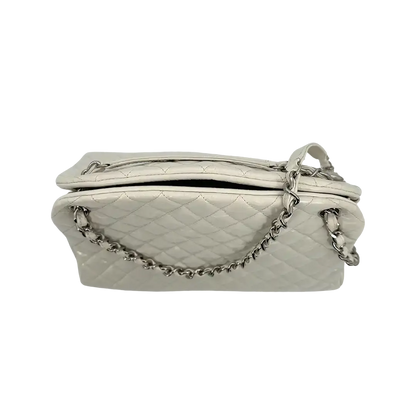 Chanel Mademoiselle Lackleder Tasche weiß / akzeptabel Chanel