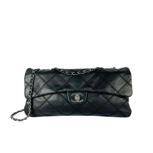 Chanel Timeless Baguette Ultimate Stitch Schoudertas zwart