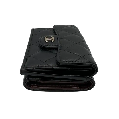 Chanel Timeless Portemonnaie aus Lammleder schwarz / ungetragen Chanel