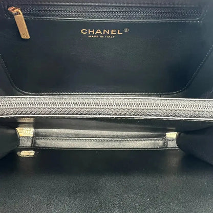 Chanel Vanity Case Bag CC Kaviar Leder schwarz weiß / ungetragen Chanel