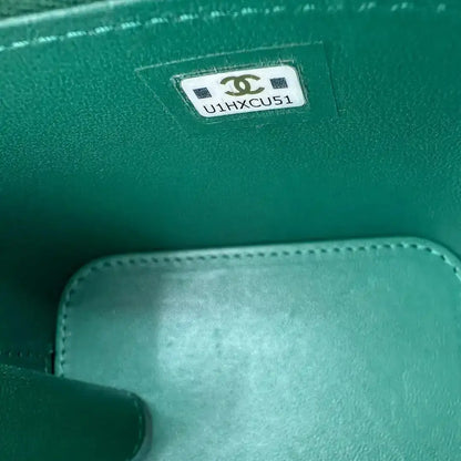 Chanel Vanity Case Top Handle Mini Lammleder grün / sehr gut Chanel
