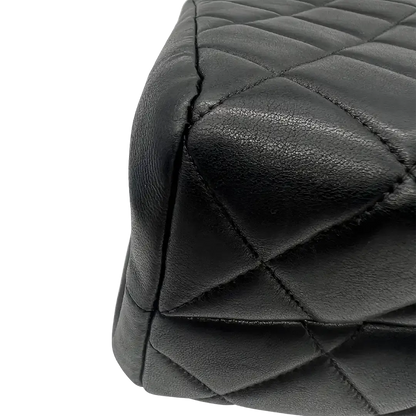 Chanel Vintage Bag Detail Boden 2