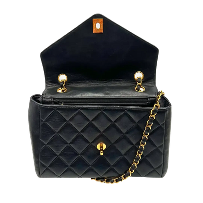 Chanel Vintage Bag offen