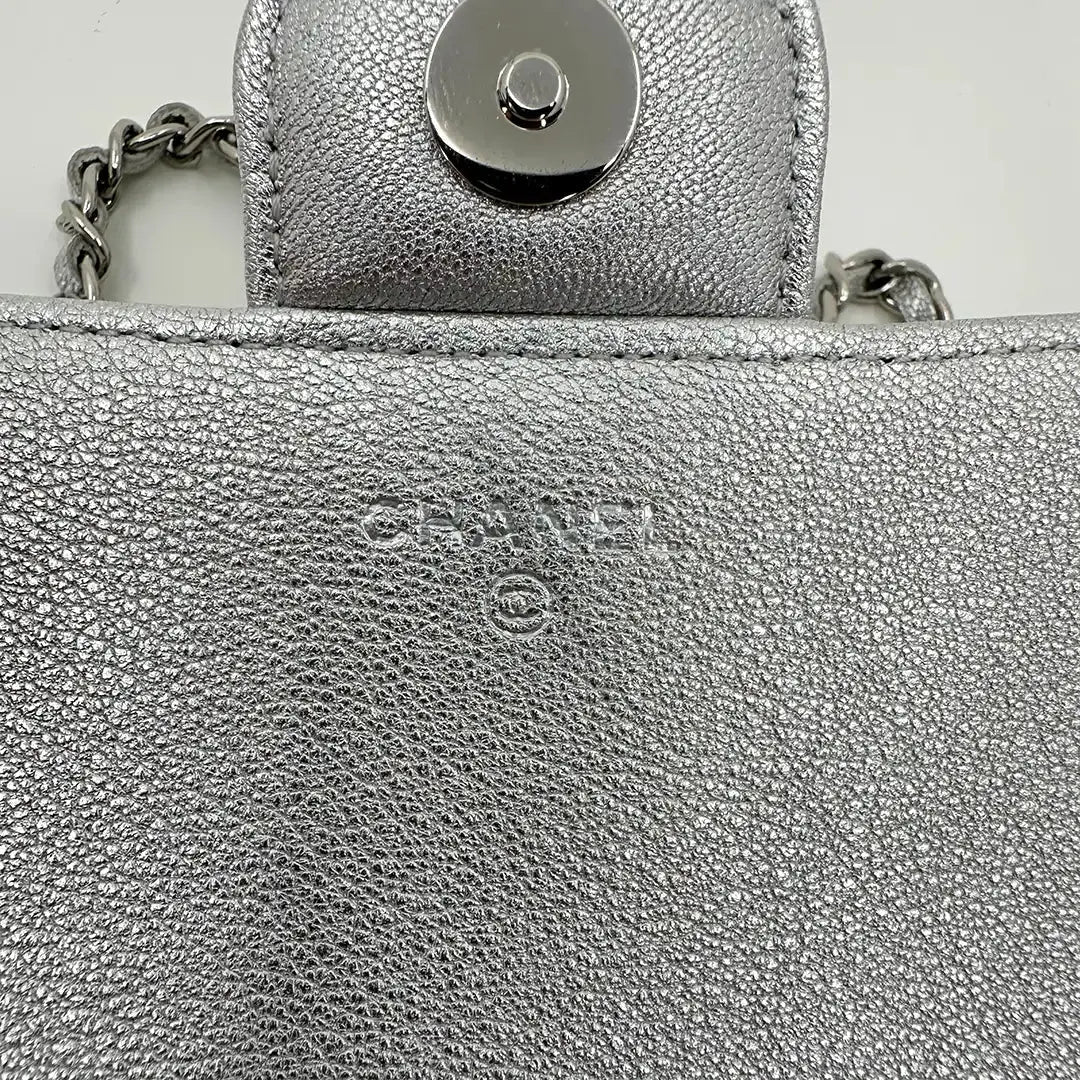 Chanel Wallet on Chain silberfarben mit Metallic-Effekt limitiert / ungetragen Chanel