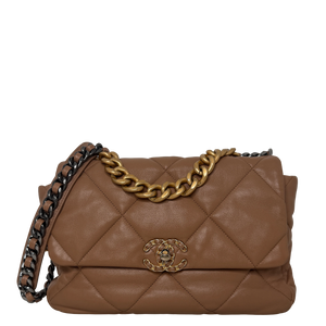 Chanel 19 Flap Bag Medium lamsleer bruin