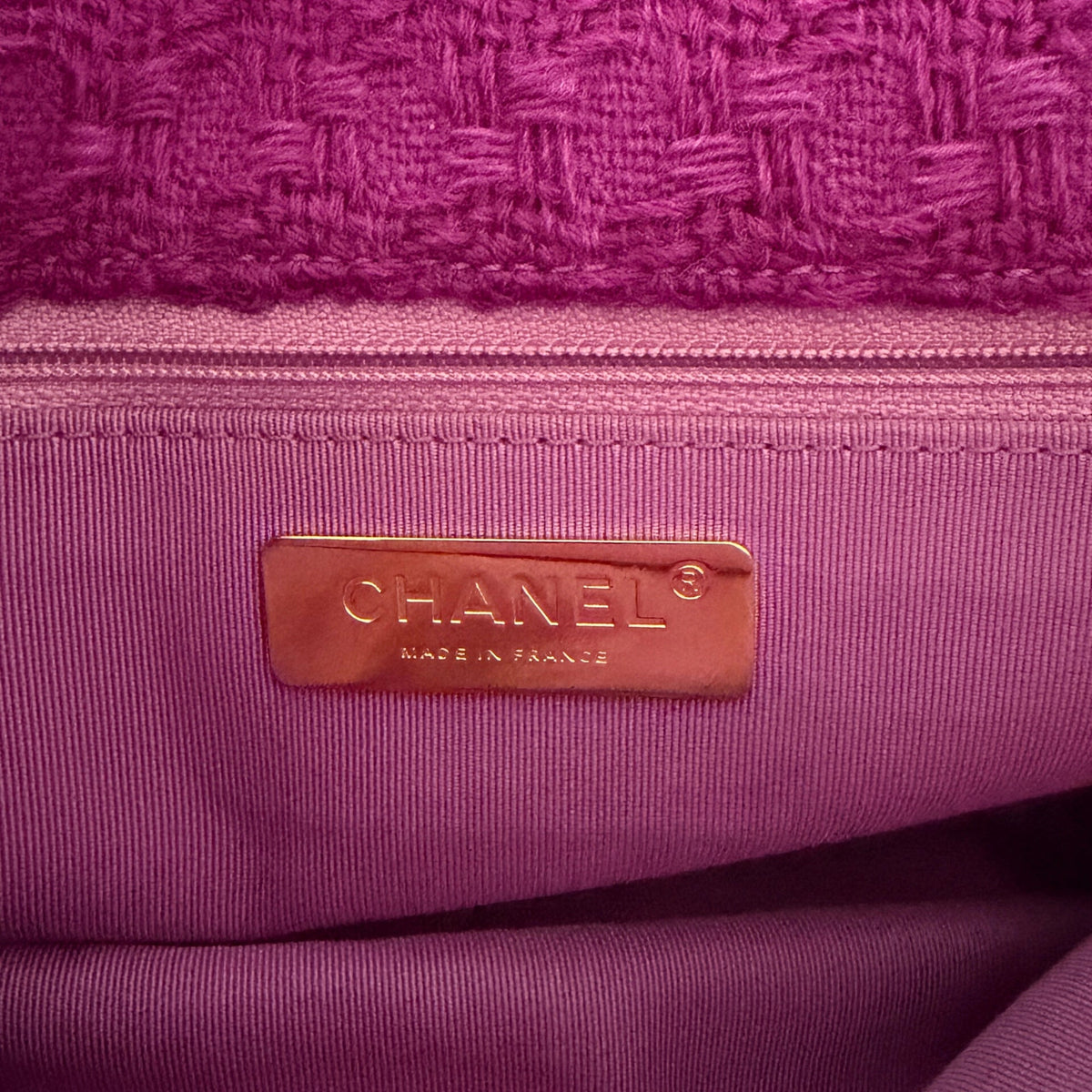 Chanel 19 Flap Bag Tweed Medium lila / neuwertig Chanel