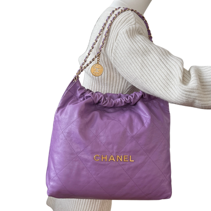 Chanel 22 mittelgroße Hobo Bag aus Kalbsleder Flieder goldene Hardware / sehr gut Chanel