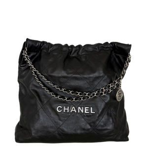 Chanel 22 Hobobag Small kalfsleer zwart zilverkleurige hardware