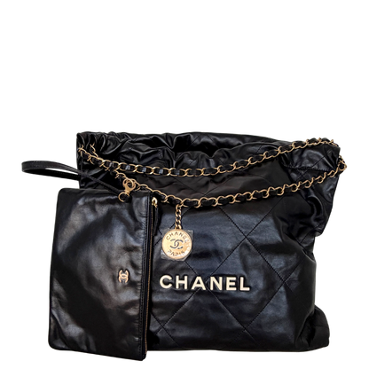Chanel 22 kleine Hobo Bag Schwarz goldene Hardware / neuwertig Chanel