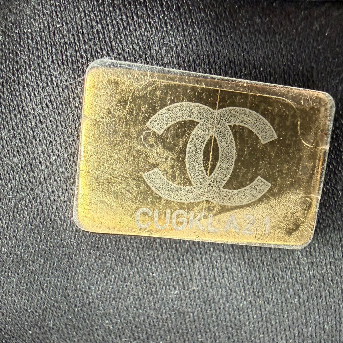 Chanel 25 Kleine Tasche Kaviarleder Schwarz Hardware Gold gealtert – Ansicht 8