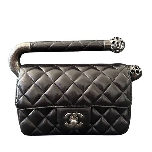 Chanel Around The World Evening Clutch Lammleder schwarz Fullset / neuwertig Chanel