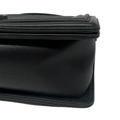 Chanel Boy Bag mittelgroß Kalbsleder schwarz limitiert Fullset / neuwertig Chanel