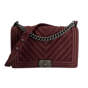 Chanel Boy Medium Nubuck Leder bordeauxrood Chevron Patroon