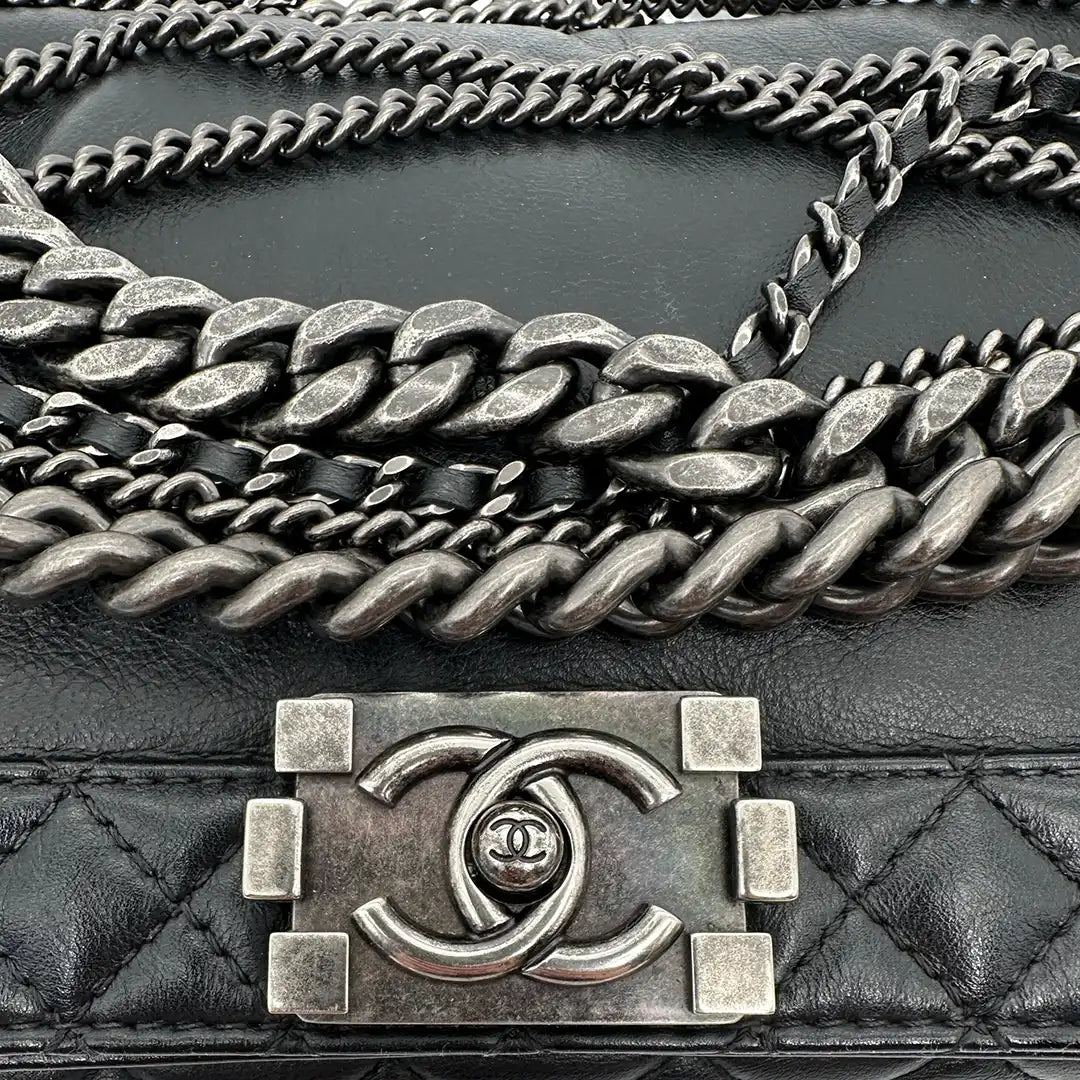 Chanel Boy Multi Chain Medium Tasche schwarz / sehr gut Chanel